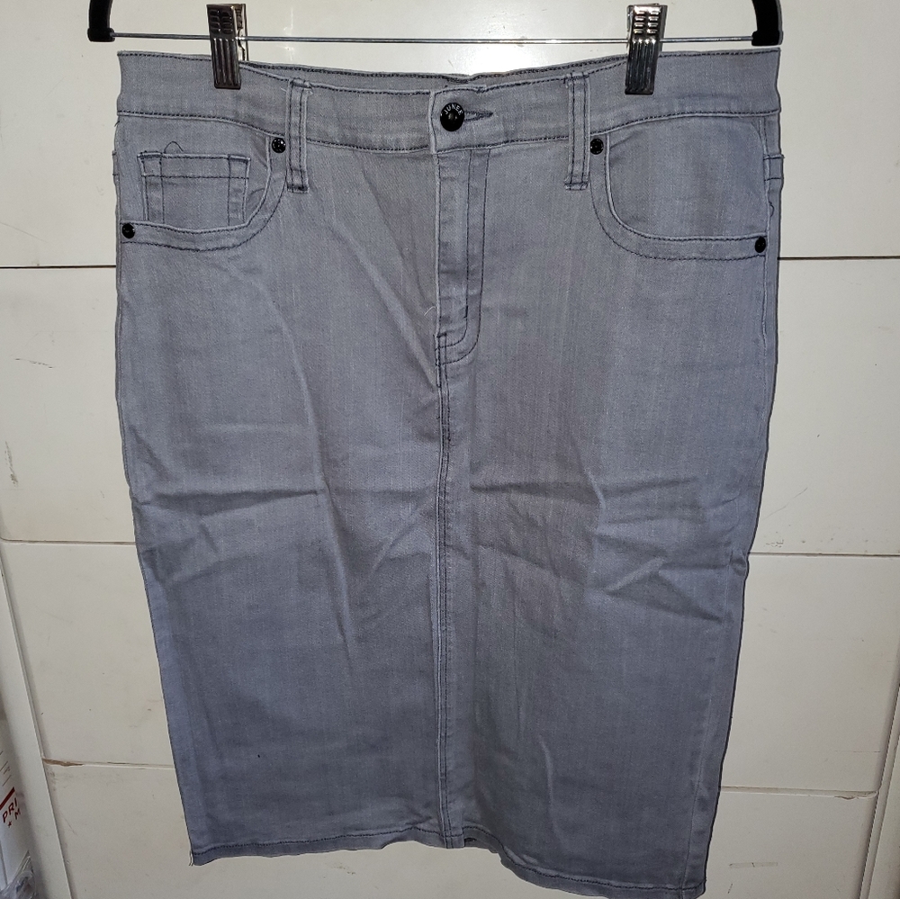 Junee | Light gray pencil skirt
